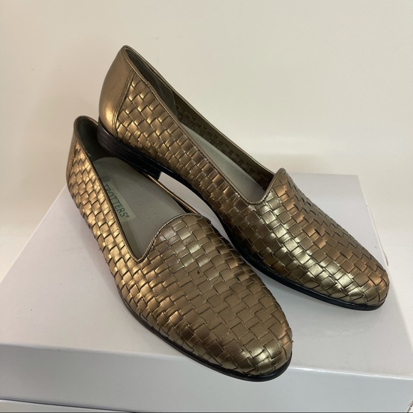 Trotters Shoes - Trotters Liz Loafer Pewter Metallic Size 9.5